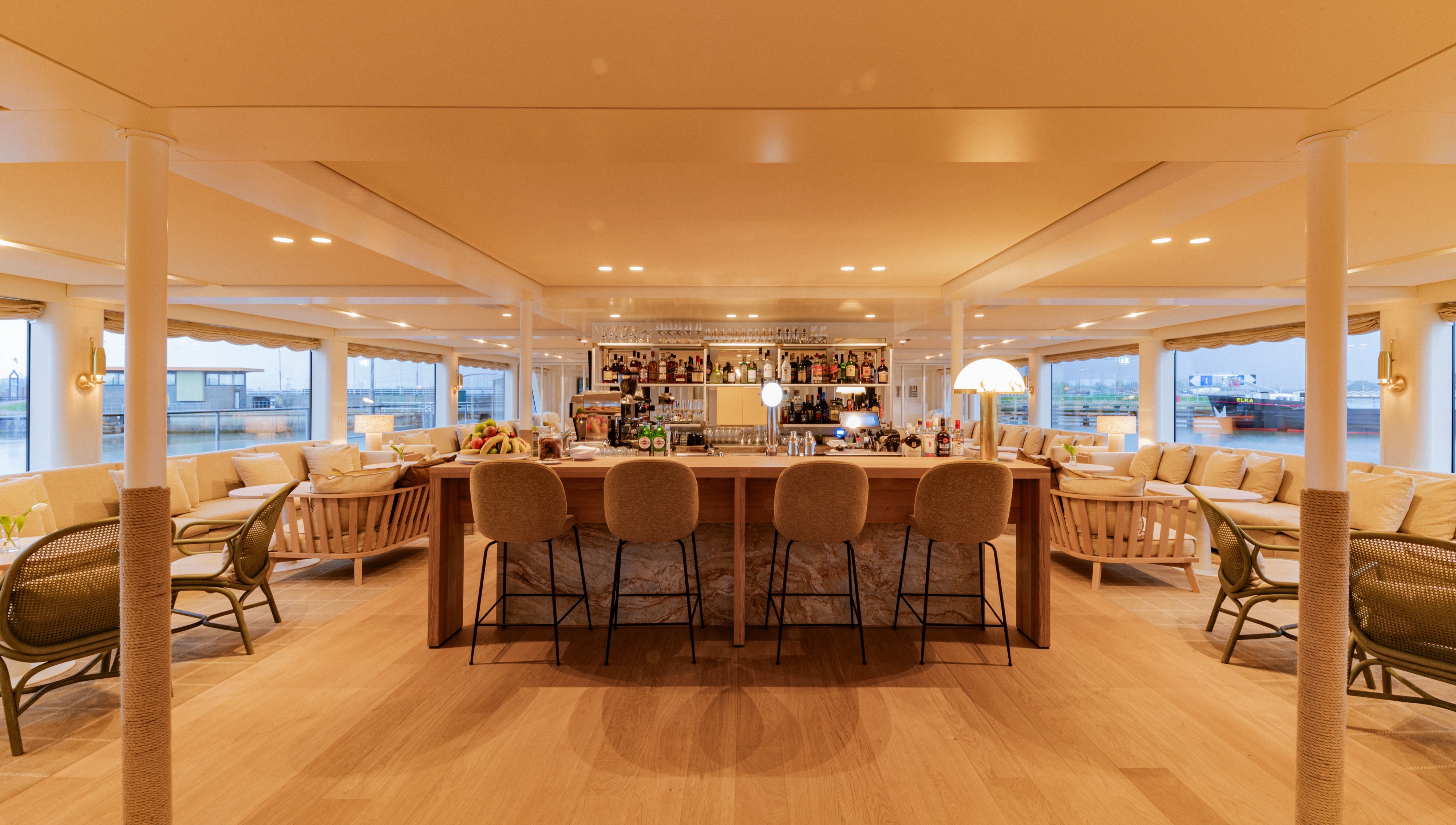 APT Solara - The Salon